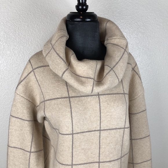 "The Anna" Oatmeal/Beige Window Pane Turtleneck Size Medium - Picture 4 of 12